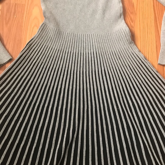 Lapis pleated size medium sweater dress - Picture 2 of 4